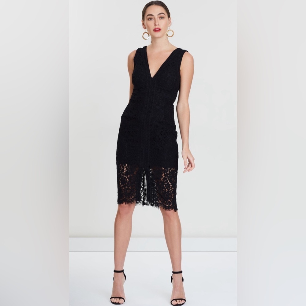 Bardot
Halter Lace Dress